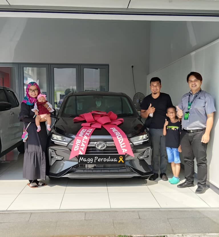 Momen penyerahan pelanggan 11