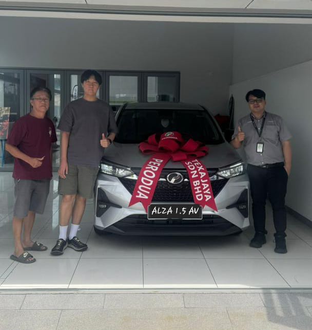 Momen penyerahan pelanggan 12